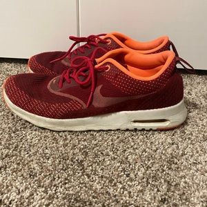 Women’s 8.5 Nike